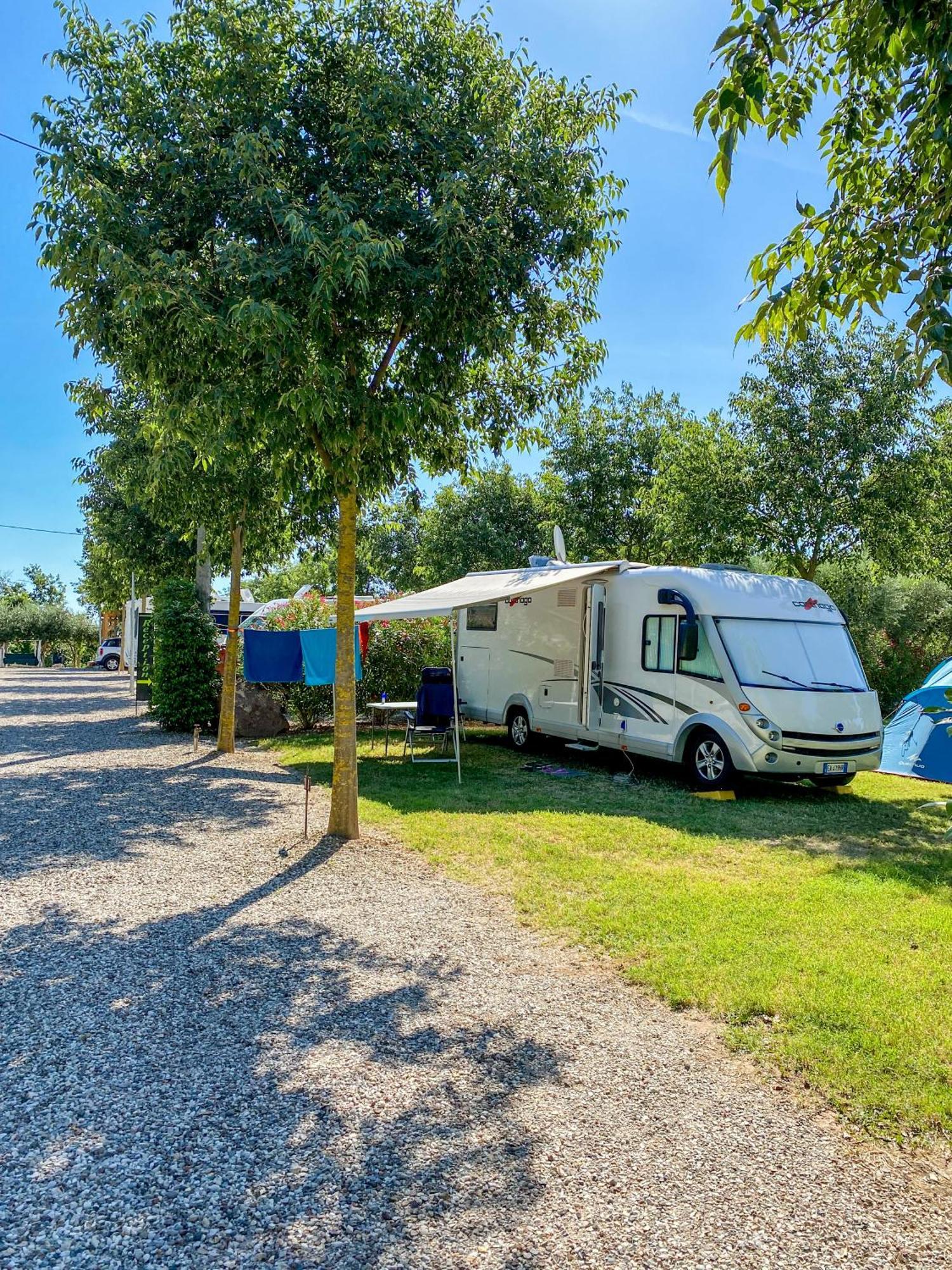 Seregnér Agricamping - Adults Only 18 - solo piazzole libere per camper, tende e roulotte Monzambano Extérieur photo