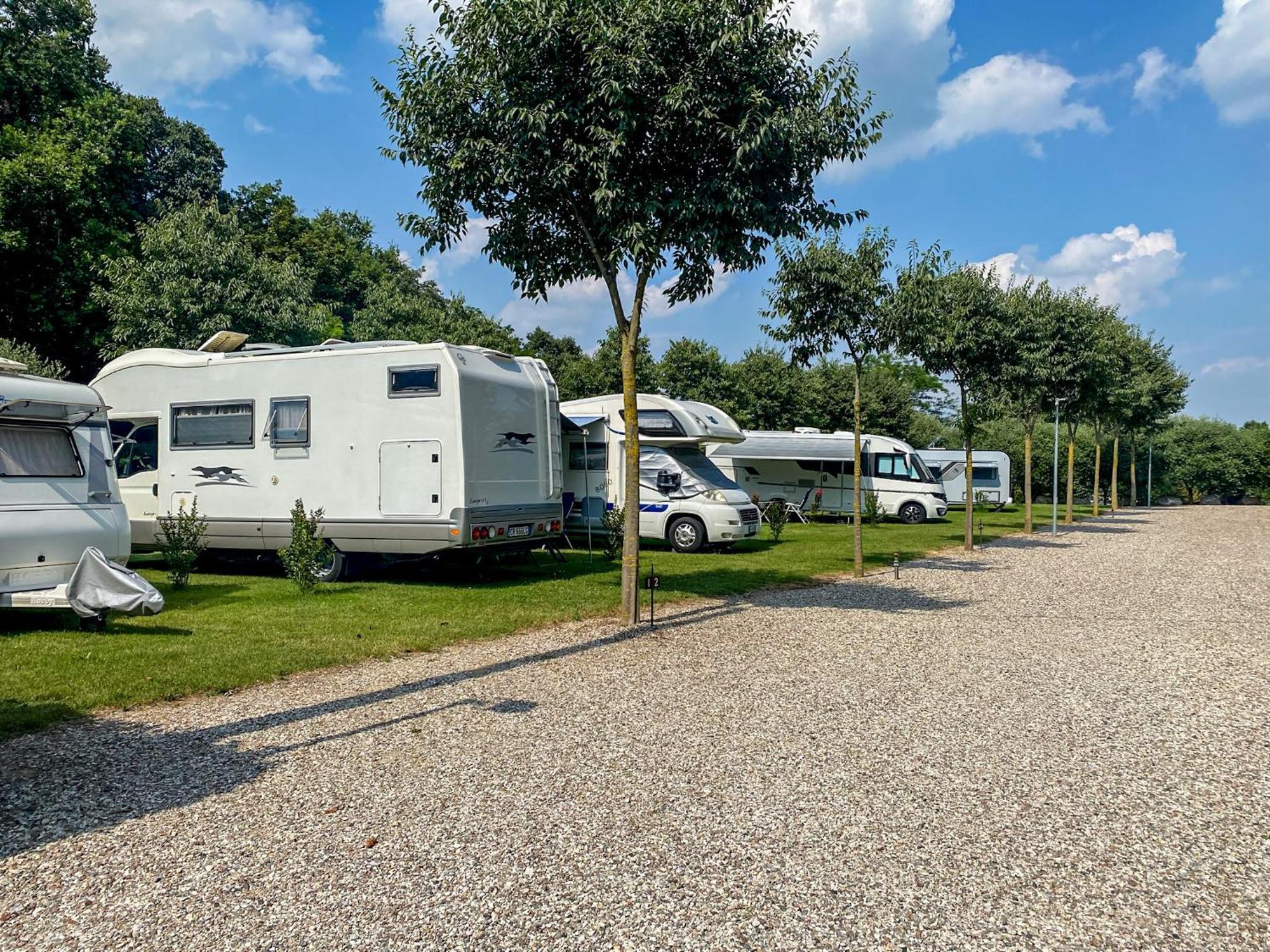 Seregnér Agricamping - Adults Only 18 - solo piazzole libere per camper, tende e roulotte Monzambano Extérieur photo