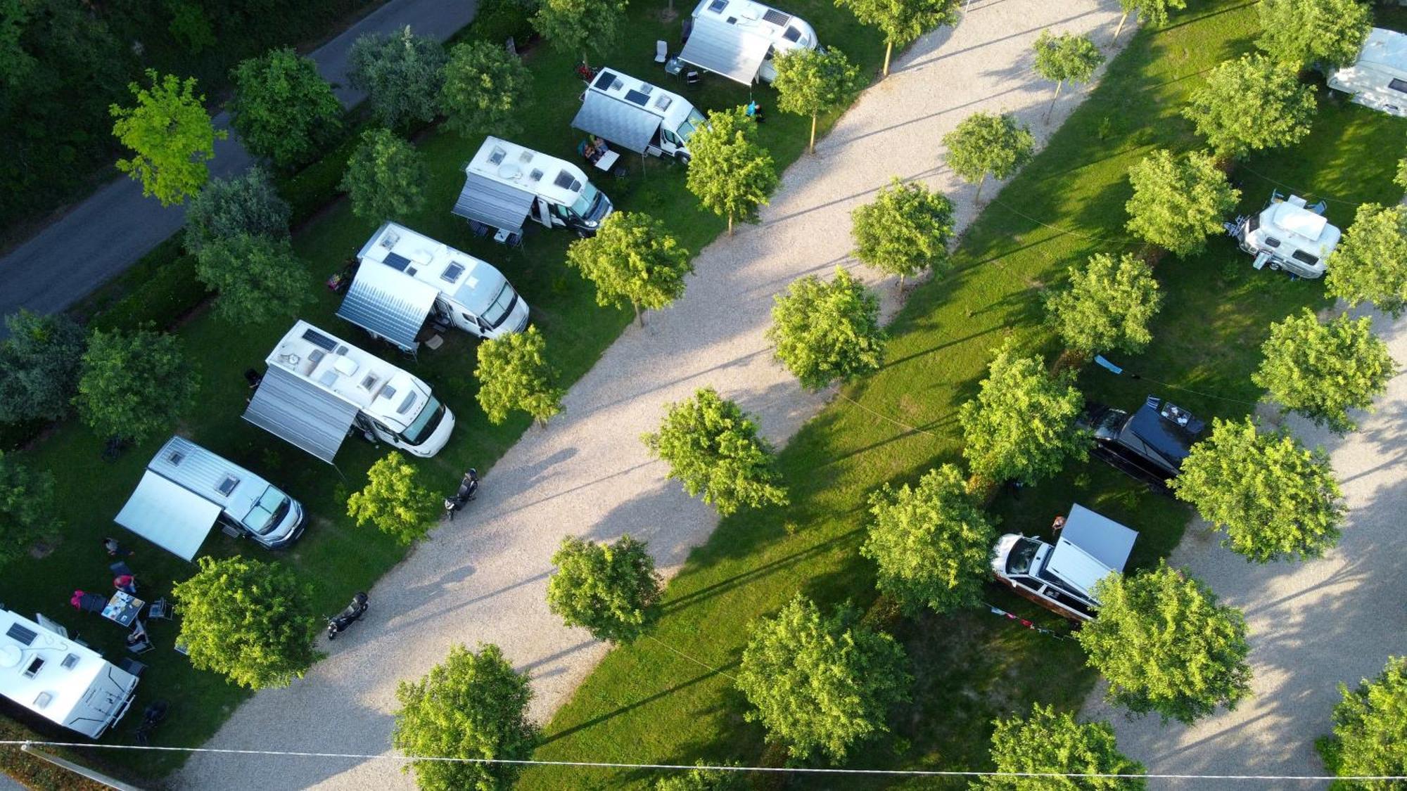 Seregnér Agricamping - Adults Only 18 - solo piazzole libere per camper, tende e roulotte Monzambano Extérieur photo