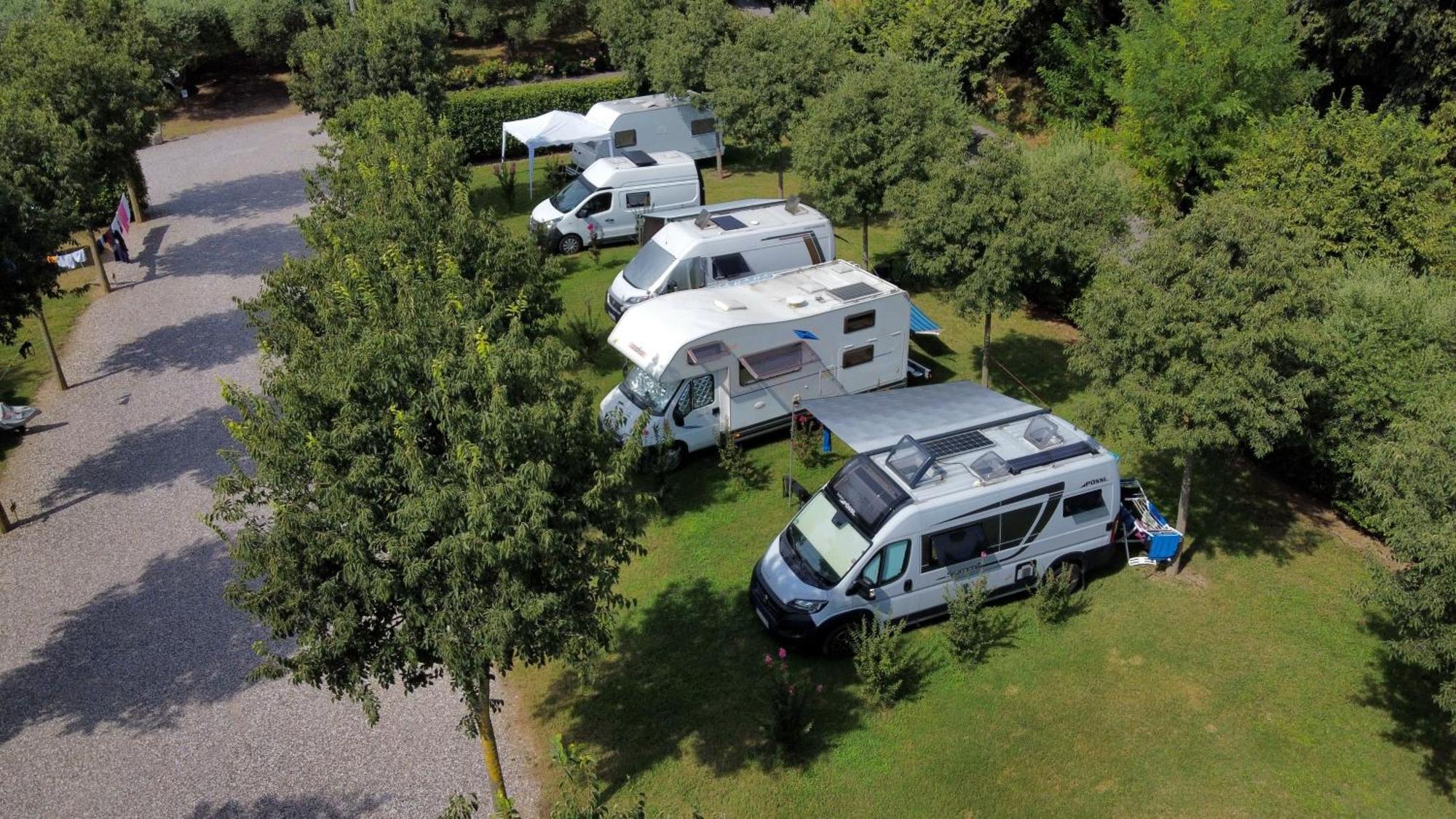 Seregnér Agricamping - Adults Only 18 - solo piazzole libere per camper, tende e roulotte Monzambano Extérieur photo